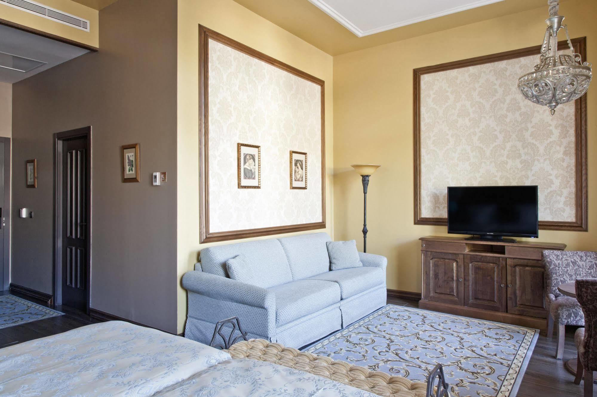 Portaventura Hotel Lucy'S Mansion - Includes Unlimited Access & Express Wristband To Portaventura Park & Ferrari Land Salou Exterior foto