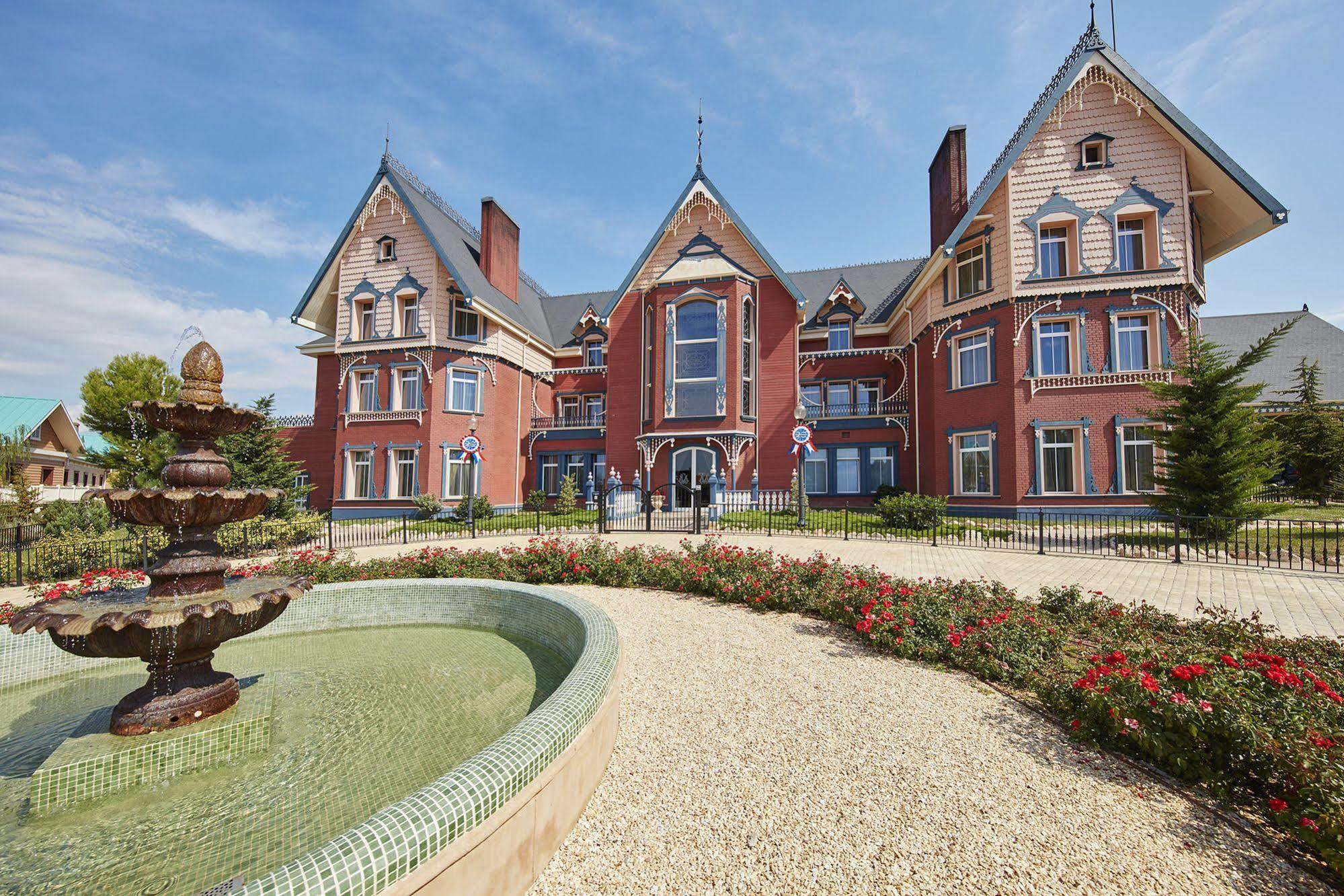 Portaventura Hotel Lucy'S Mansion - Includes Unlimited Access & Express Wristband To Portaventura Park & Ferrari Land Salou Exterior foto